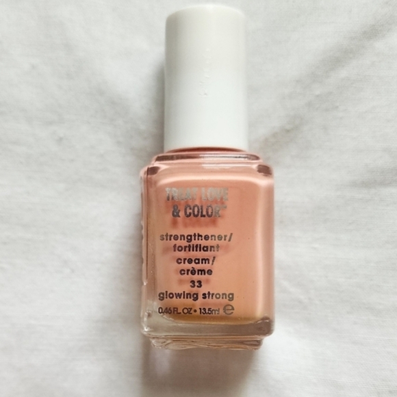Essie treat love & color nail Color 33 Glowin - Picture 1 of 4